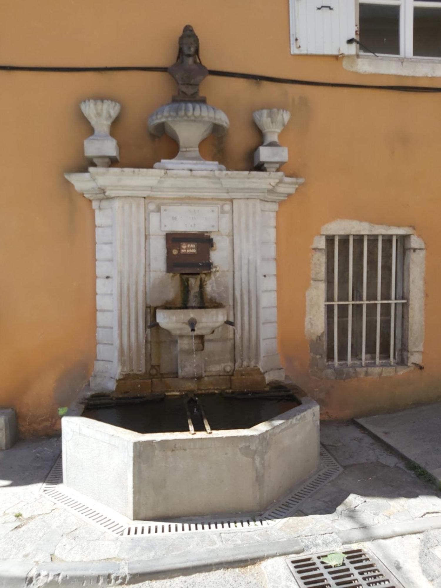 Ferienhaus Mas Du Moulin Neuf, With Private Garden And Jacuzzi *